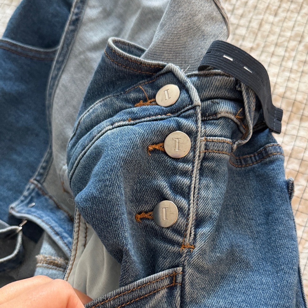 Light Blue Denim Short Maternity Overalls with Front Bib Pocket- Isabel - Picture 13 of 15